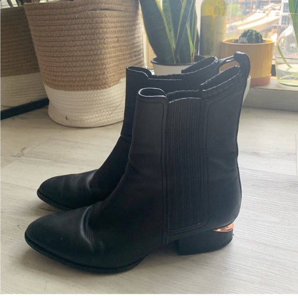 Alexander Wang Anouck Chelsea Boots | Rose Gold | 38 - Picture 1 of 11